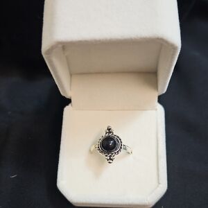 Elegant Silver and Black Unisex Ring, Size 7.5